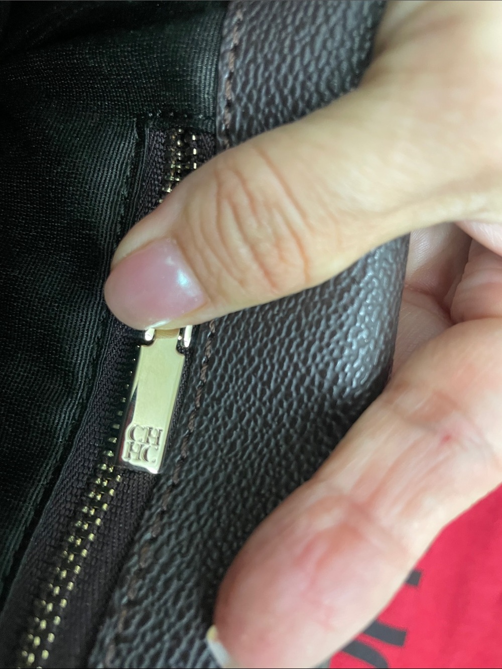Carolina Herrera Leather Envelope Crossbody - Picture 7 of 8